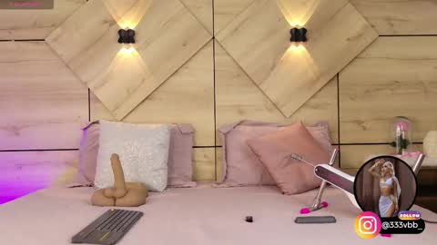 Snapshot of channelcrawford chatting on 12-17-25, 03:45 ChannelCrawford online show from 12-17-25, 03:45