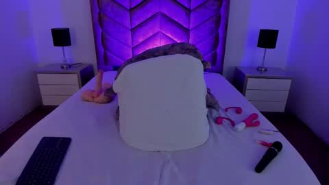 Channelfox  online show from 02-25-26, 09:02