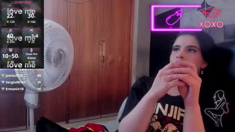 Snapshot of channelwitte chatting on 01-18-26, 10:24 channelwitte online show from 01-18-26, 10:24