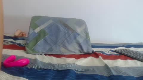 Raquel  online show from 01-08-25, 03:07