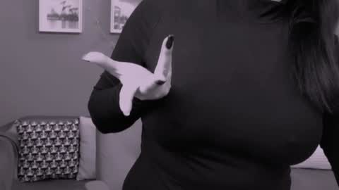 The Queen online show from 01-26-25, 10:02