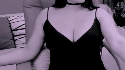 The Queen online show from 11-22-25, 01:43