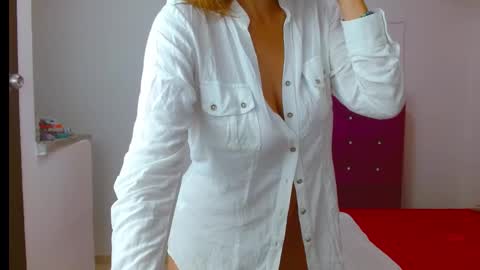 Snapshot of chantalsemenova2023 chatting on 01-08-25, 10:16 chantal sweety  and horny latina for u online show from 01-08-25, 10:16