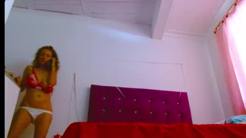 Snapshot of chantalsemenova2023 chatting on 01-14-25, 06:49 chantal sweety  and horny latina for u online show from 01-14-25, 06:49