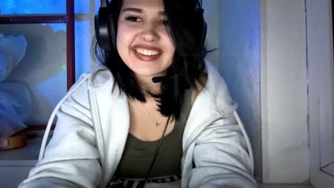 Snapshot of charalilleberg chatting on 12-05-25, 07:43 Lola online show from 12-05-25, 07:43