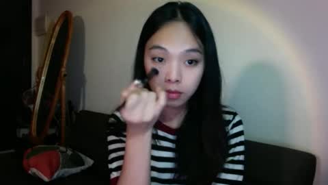 Snapshot of charlette19 chatting on 10-22-25, 12:05 charlette19 online show from 10-22-25, 12:05