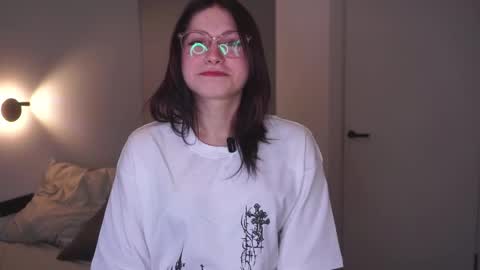 Mia online show from 03-22-26, 06:33