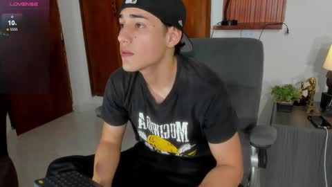 Snapshot of charley_morgan chatting on 02-06-25, 08:02 charley_morgan online show from 02-06-25, 08:02