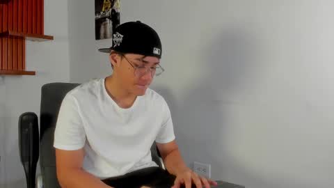 Snapshot of charley_morgan chatting on 03-06-25, 06:37 charley_morgan online show from 03-06-25, 06:37