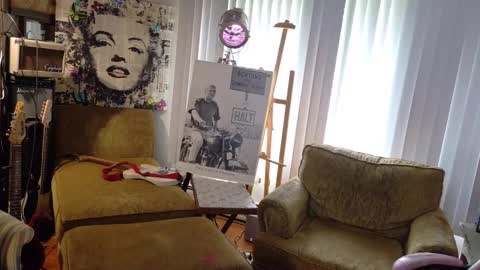 Charli online show from 04-19-26, 06:10