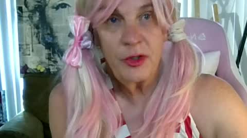 Snapshot of charli_girl chatting on 05-17-26, 07:43 Charli online show from 05-17-26, 07:43