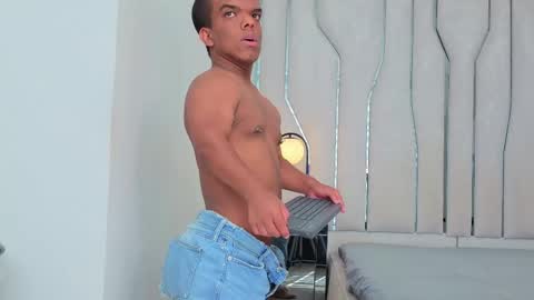 charlie_walkerr online show from 04-20-26, 07:48