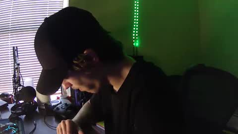 Snapshot of charlied09302 chatting on 11-02-25, 03:03 char sexiness online show from 11-02-25, 03:03