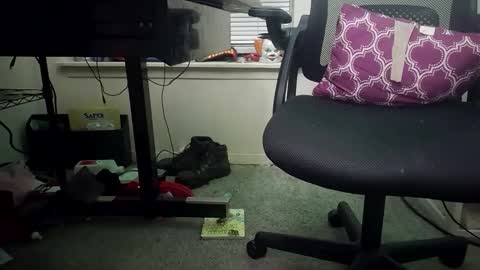 Snapshot of charlied09302 chatting on 12-14-25, 04:29 char sexiness online show from 12-14-25, 04:29