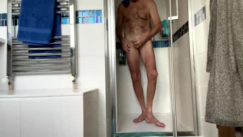 Snapshot of charlieg123 chatting on 12-06-24, 08:26 Gary online show from 12-06-24, 08:26