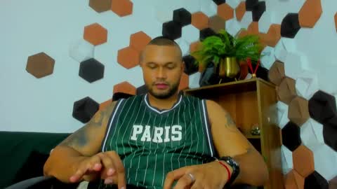   online show from 05-12-26, 08:06