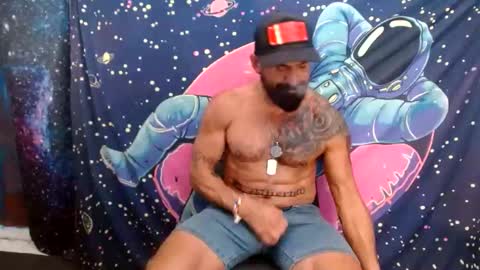 Snapshot of charlieprospect chatting on 11-10-25, 02:32 Charlie Prospect online show from 11-10-25, 02:32