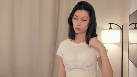 Snapshot of charlinepiker chatting on 01-07-26, 10:18 Yumi online show from 01-07-26, 10:18