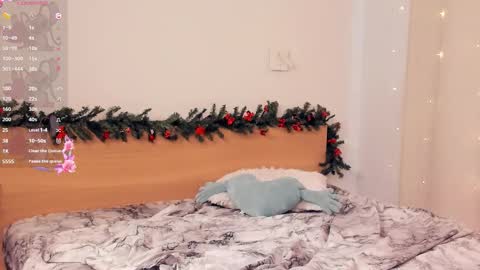 Snapshot of charlinepiker chatting on 02-11-26, 07:35 Yumi online show from 02-11-26, 07:35