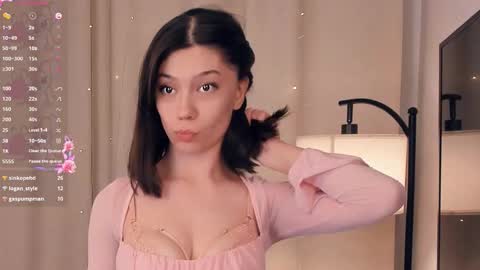 Snapshot of charlinepiker chatting on 02-18-26, 09:11 Yumi online show from 02-18-26, 09:11