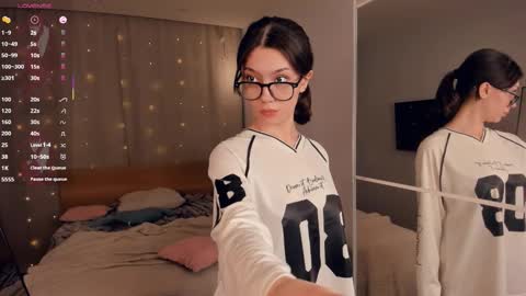 Snapshot of charlinepiker chatting on 03-02-26, 08:15 Yumi online show from 03-02-26, 08:15