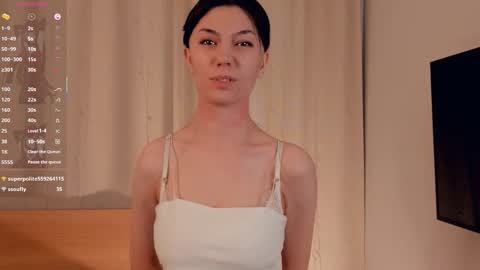 Snapshot of charlinepiker chatting on 03-10-26, 09:20 Yumi online show from 03-10-26, 09:20