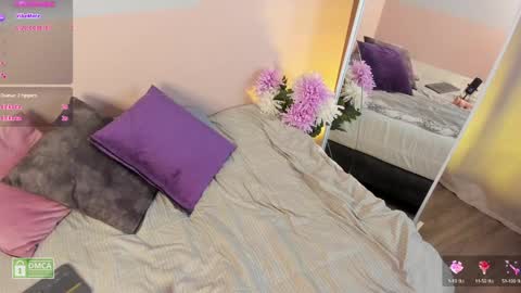 Char 3  Lets go for the 100 Thumb-Up   online show from 12-12-24, 12:22