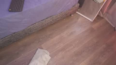 Snapshot of charloottee_1 chatting on 11-23-25, 03:06 Char 3 Lets go for the 100 Thumb-Up online show from 11-23-25, 03:06