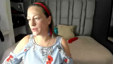 Charlot milf online show from 11-17-25, 12:44