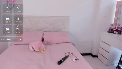 Snapshot of charlote_cowell_sub_ chatting on 04-01-26, 04:15 online show from 04-01-26, 04:15