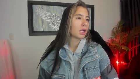 Charlote online show from 02-26-25, 11:41