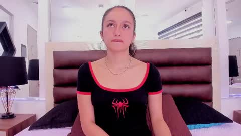 Snapshot of charlotetaylor chatting on 06-15-26, 08:22 charlot online show from 06-15-26, 08:22