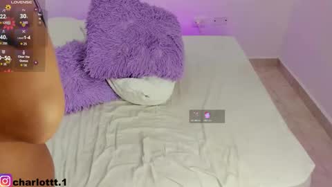 Snapshot of charlott25_ chatting on 11-19-25, 04:01 charlott online show from 11-19-25, 04:01