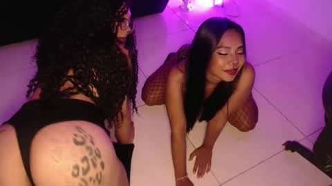 Snapshot of charlott_hotx chatting on 10-25-25, 10:26 charlott online show from 10-25-25, 10:26