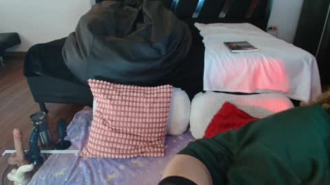 Snapshot of charlotte1117 chatting on 01-12-25, 07:21 Char 3 online show from 01-12-25, 07:21