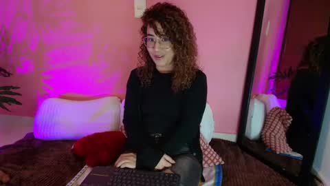 Snapshot of charlotte1117 chatting on 03-03-25, 06:55 Char 3 online show from 03-03-25, 06:55