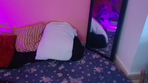 Snapshot of charlotte1117 chatting on 03-08-25, 09:40 Char 3 online show from 03-08-25, 09:40