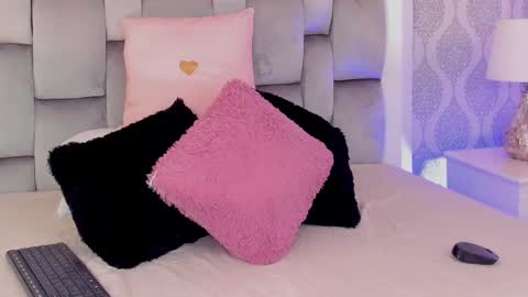   Charlotte  online show from 09-17-25, 03:08