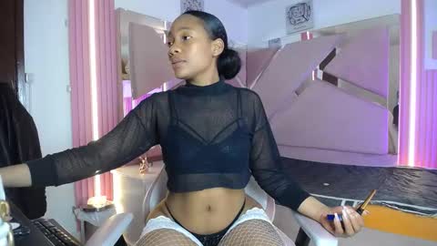 Snapshot of charlotte__ebony_ chatting on 10-18-25, 01:34 Charlotte online show from 10-18-25, 01:34