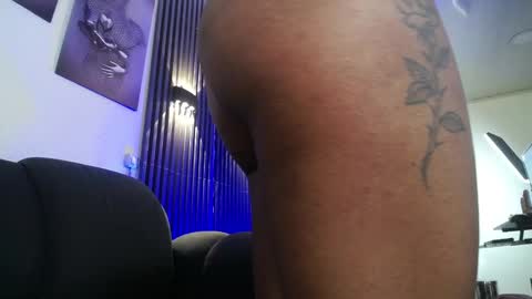 Snapshot of charlotte__ebony_ chatting on 12-18-25, 01:06 Charlotte online show from 12-18-25, 01:06