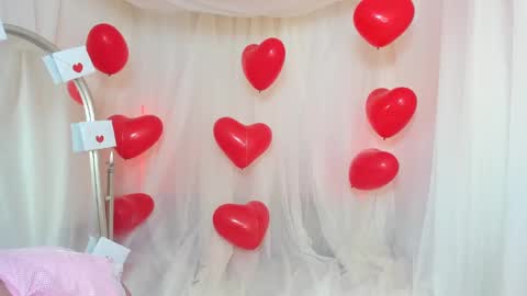 Snapshot of charlotte_capell chatting on 02-15-25, 03:52 Charly online show from 02-15-25, 03:52