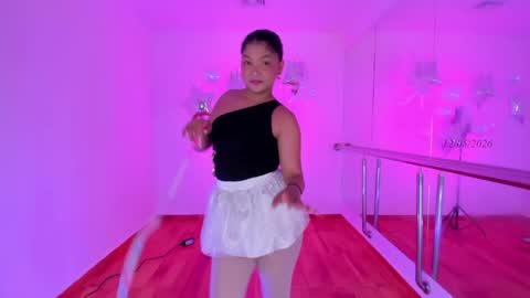 Snapshot of charlotte_capell chatting on 05-12-26, 08:39 Charly online show from 05-12-26, 08:39