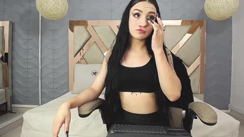 Charlotte colee online show from 12-05-24, 11:49