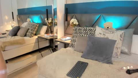 Snapshot of charlotte_copper chatting on 01-17-25, 01:56 Charlotte online show from 01-17-25, 01:56