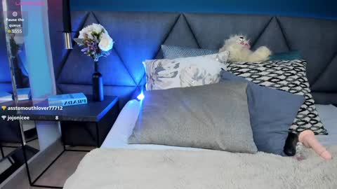 Snapshot of charlotte_copper chatting on 01-24-25, 05:21 Charlotte online show from 01-24-25, 05:21