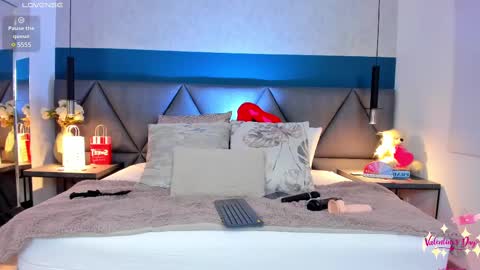 Snapshot of charlotte_copper chatting on 02-15-25, 01:27 Charlotte online show from 02-15-25, 01:27