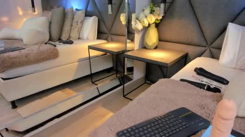 Snapshot of charlotte_copper chatting on 02-24-25, 01:42 Charlotte online show from 02-24-25, 01:42