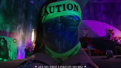 Charlotte online show from 11-19-25, 04:29