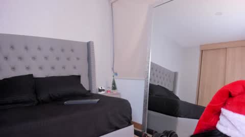 Snapshot of charlotte_harriz chatting on 12-19-24, 08:56 Charlotte online show from 12-19-24, 08:56