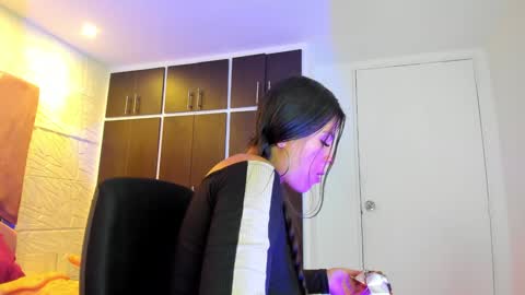 Snapshot of charlotte_icee chatting on 02-06-25, 07:29 Charlotte Icee online show from 02-06-25, 07:29